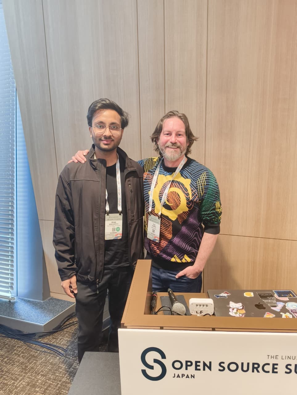 At the Open Source Summit Japan podium with Grafana
